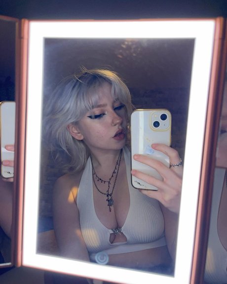 M Ae 3 nude actress galleries