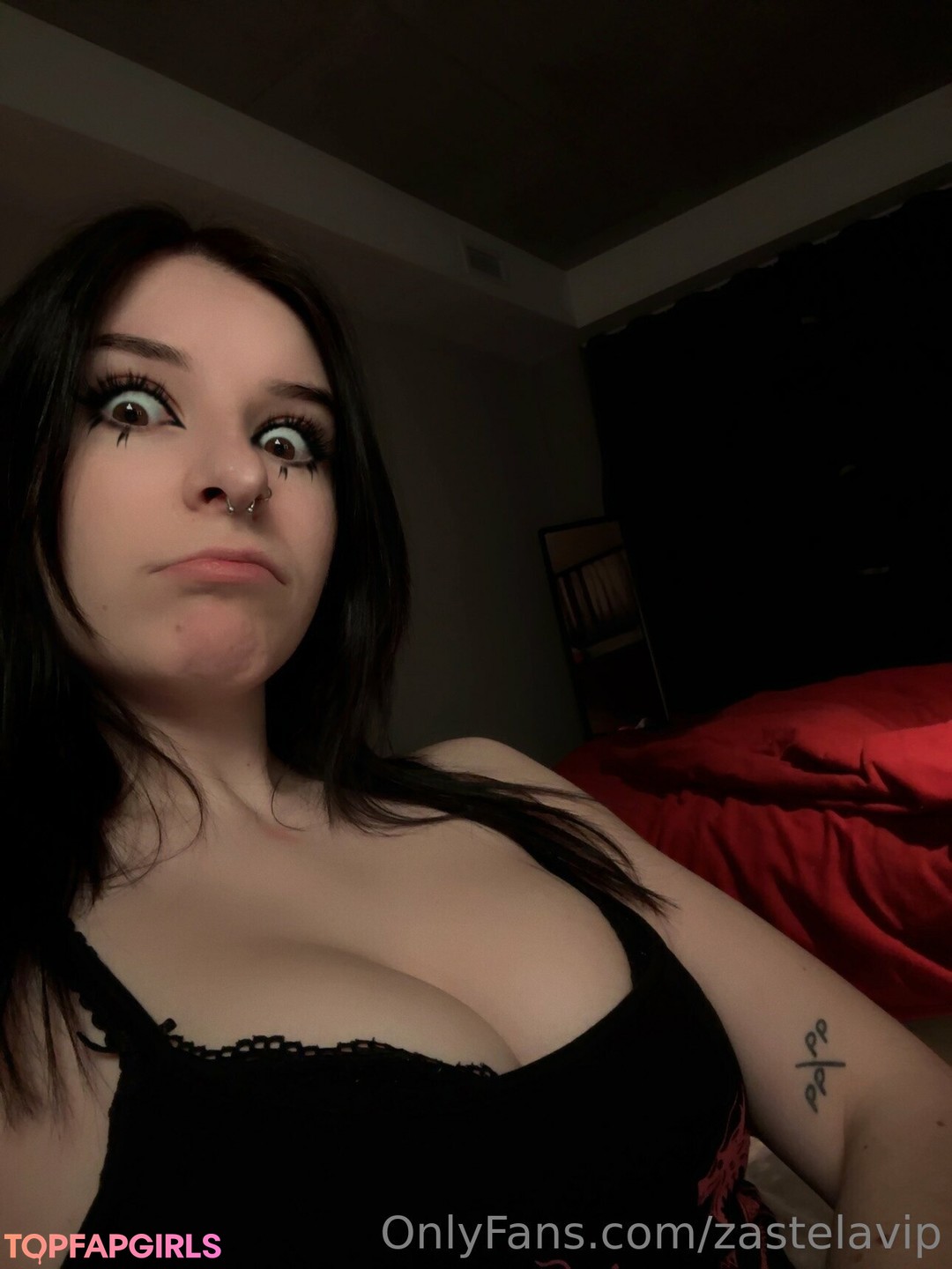 Zasterini Zastela sexy actress photos