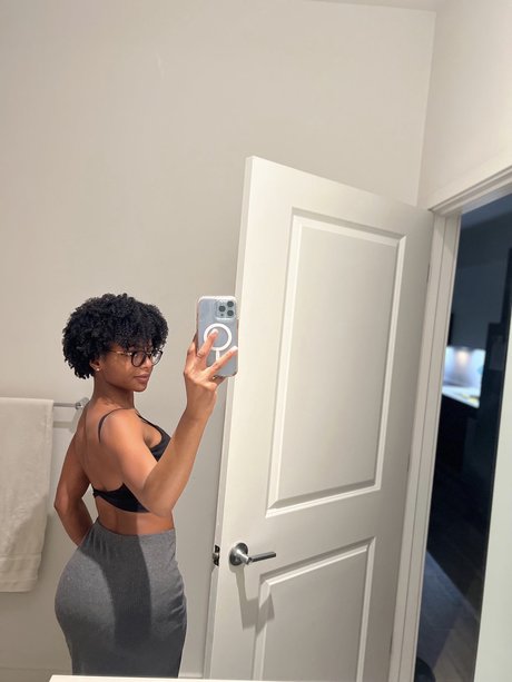 blonde secretary onlyfans hot nude pictures