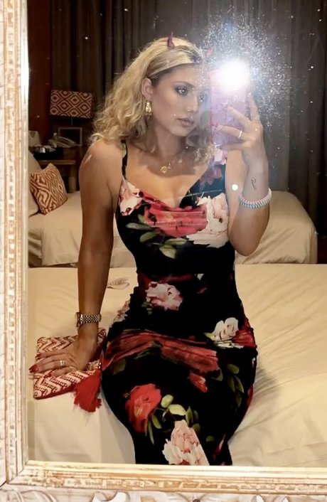 Hari Beavis star naked pics