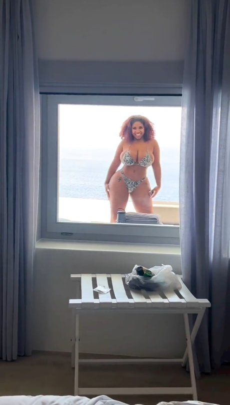 Shadee Monique adult model archive