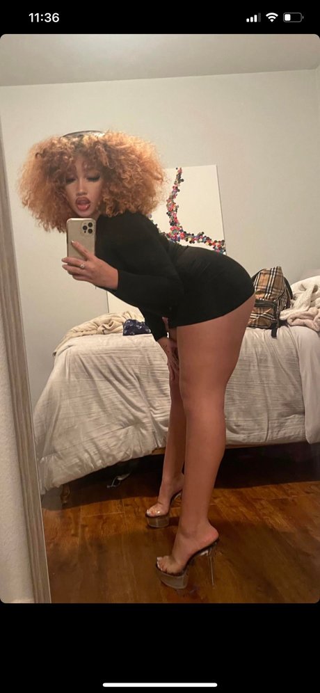 Yasmeen Nicole_ naked pornstar image