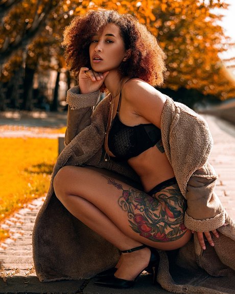 Hey Solange_ model photo