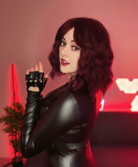 Juicyiris star hot pictures