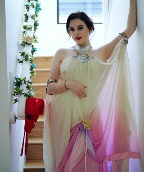 Juicyiris sex star gallery