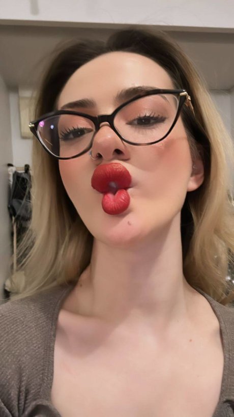 Oznur Guven_ nudes pornstar archive