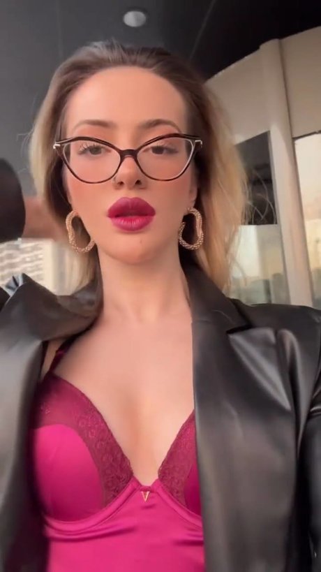 Oznur Guven_ star xxx photos