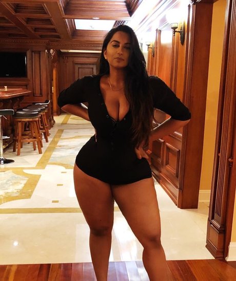 Cynthia Kumar pornstar beautiful img