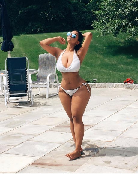 Cynthia Kumar model perfect pic