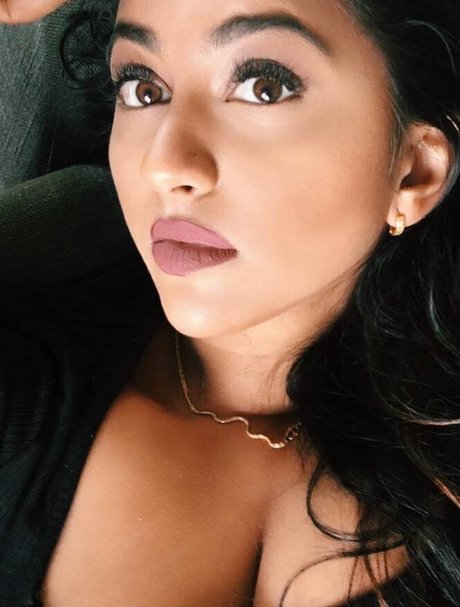 Cynthia Kumar model nude pictures