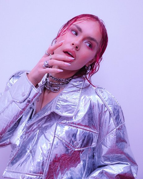 Taylor Upsahl_ free star photos