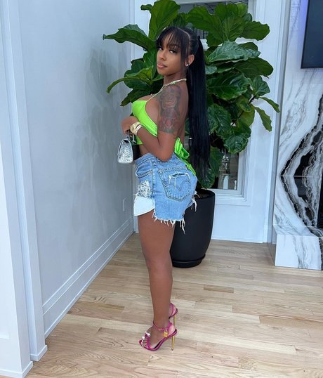 Ashley Burgos xxx model galleries