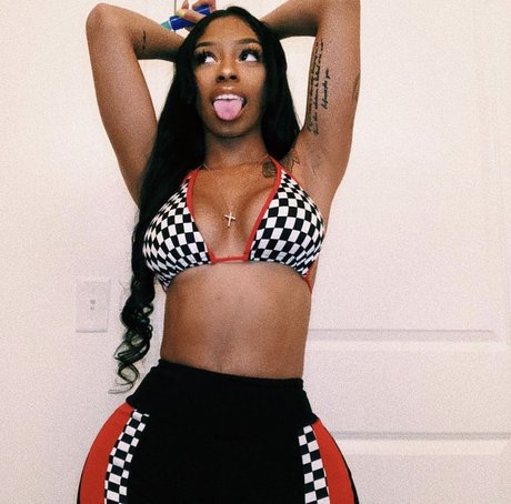 Ashley Burgos pornstar top img