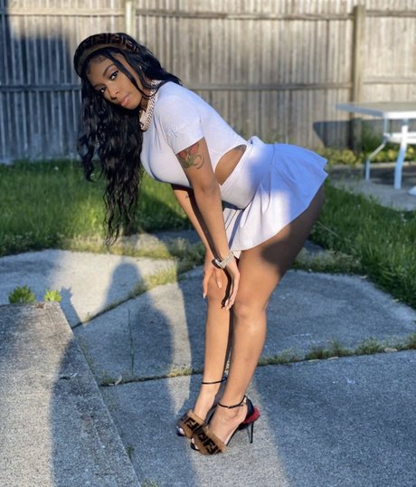 Ashley Burgos model top image