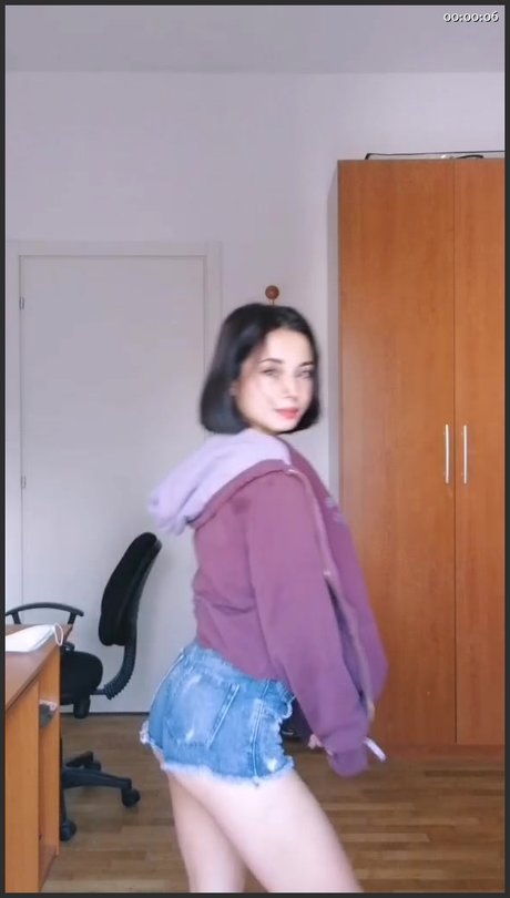 Lucrelisa_ nudes actress picture