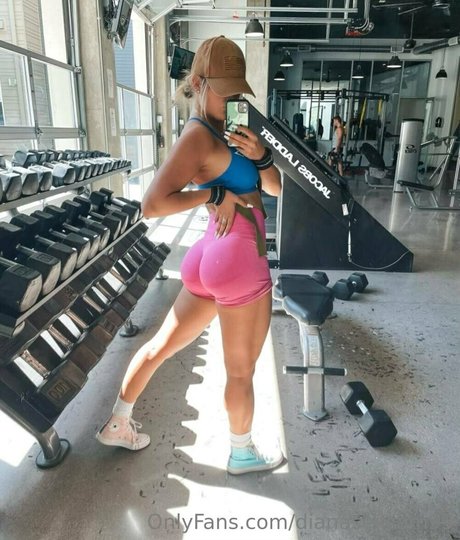 busty mom onlyfans top pictures