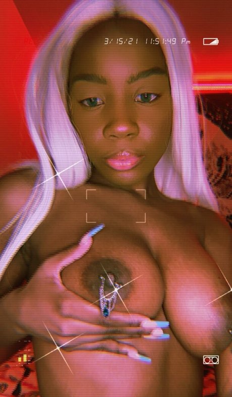 thick girls onlyfans erotic photo