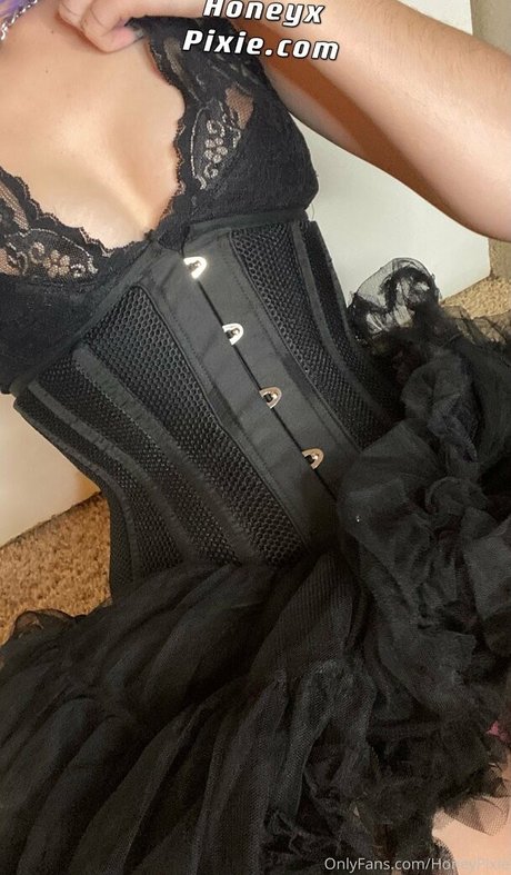 Honeypixie free pornstar photo