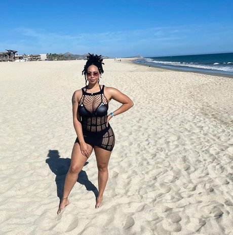 God Beth porn model photos