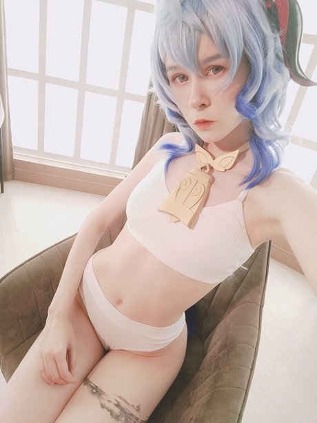 Peeve Chan naked actress image