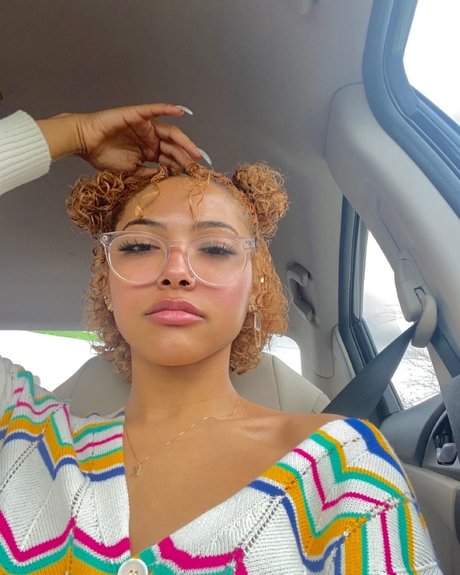 Marisa_ hd actress images