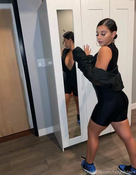 Submissive Skylar model pretty pictures