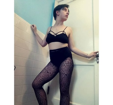 Dami Slaughter_ hd star picture