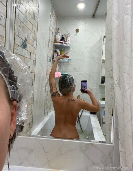 Blogika nude actress images