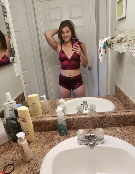 Queen Amber top actress photo