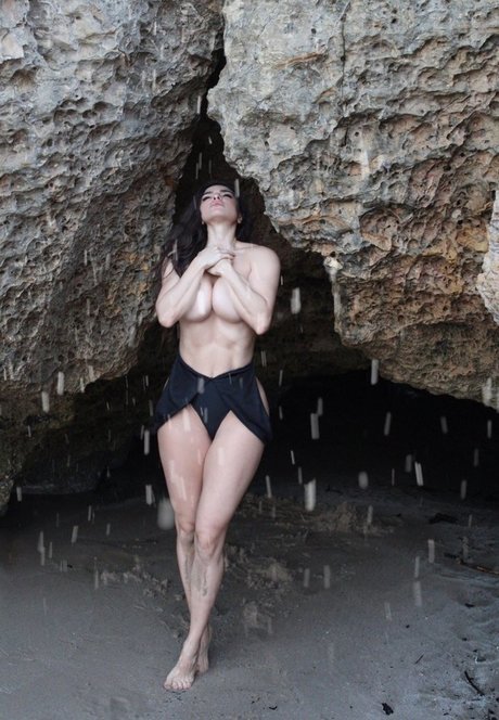 Maya Abou Rouphael model best pictures