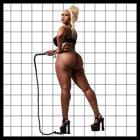 XtraXtraLeX_ naked model pictures