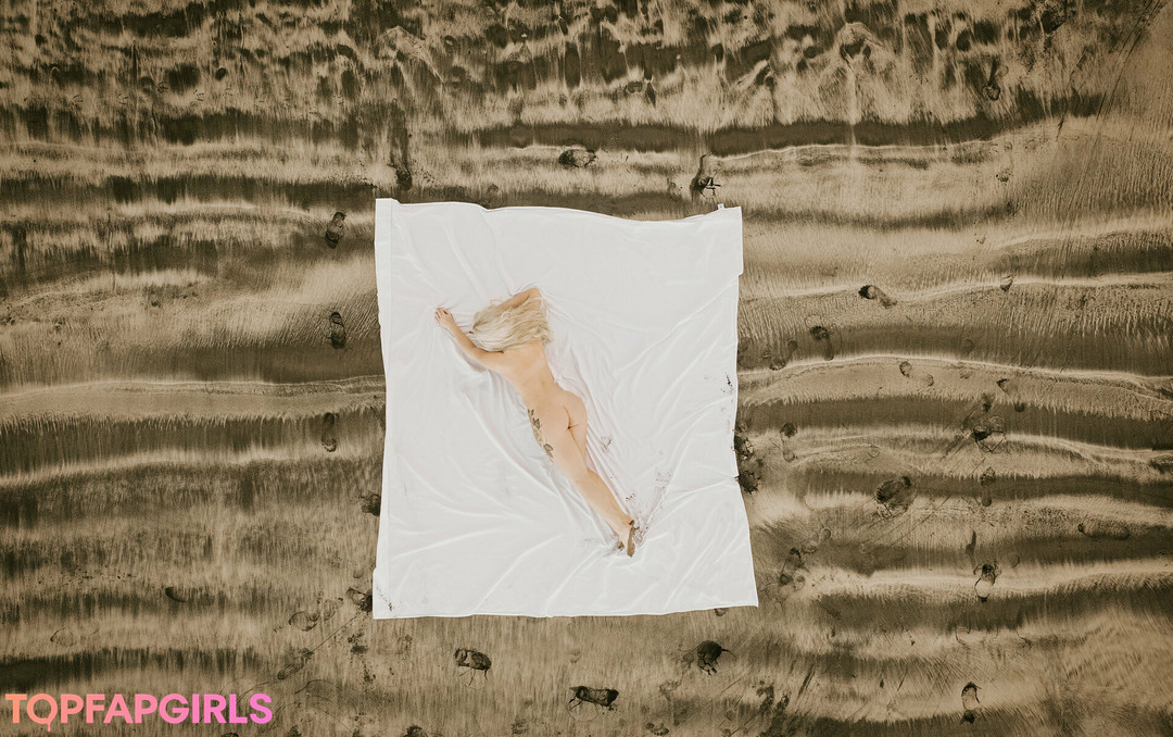 Cakes n Freedom nudes model pic