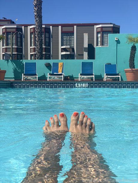 Tall Goddess Gia pornstar sexy archive