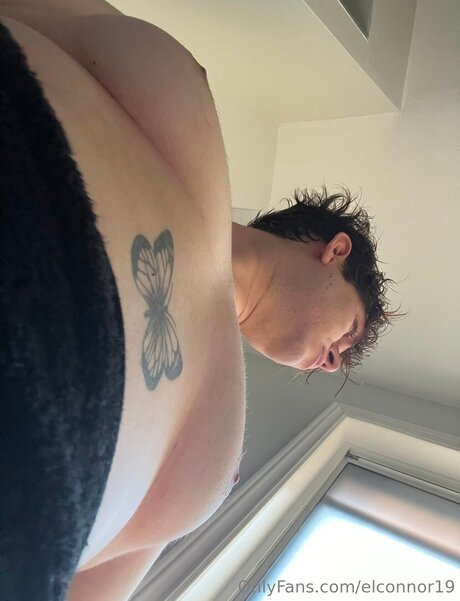 Elconnor19 model sexy image