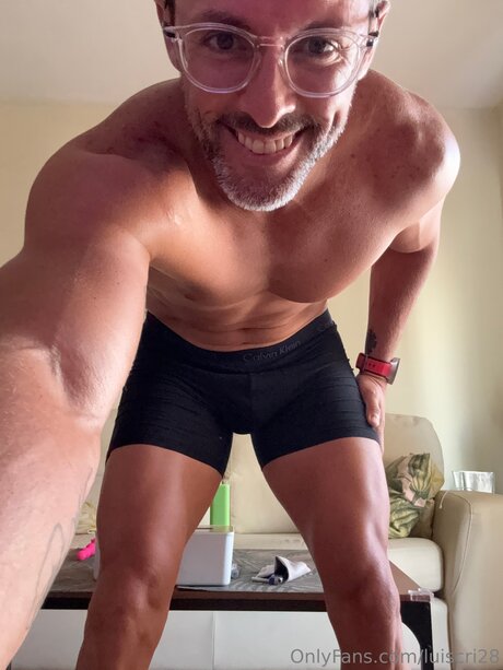 Lucri28 art actress photos