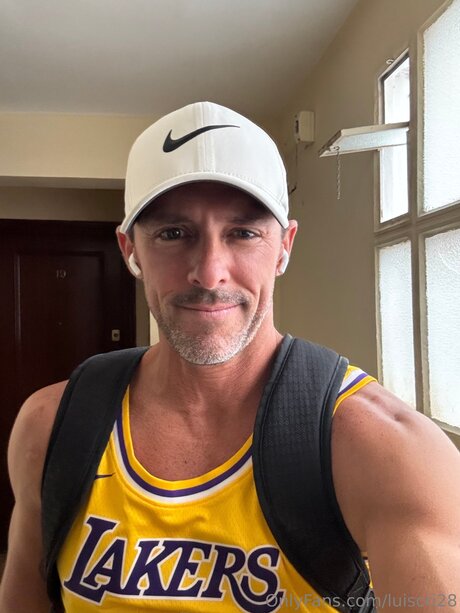 Lucri28 free actress image