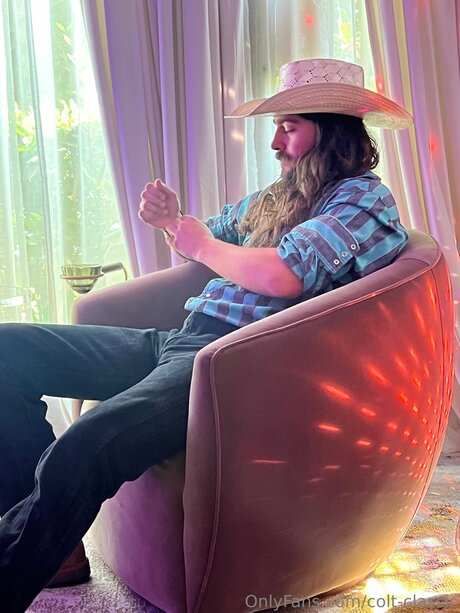 Colt Classic model hot picture