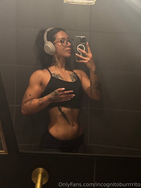 Yoursecretrito model nude img