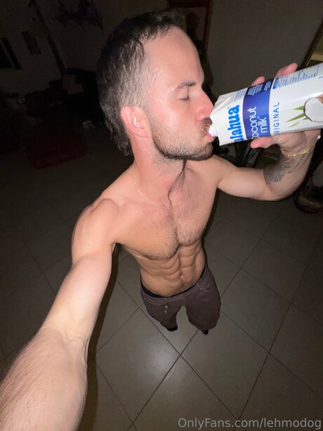 Lehmodog nude model images