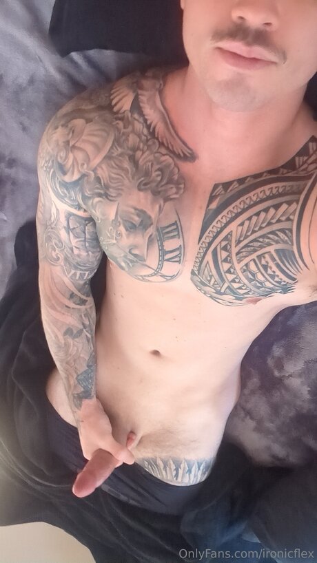 Ironicflex nude model archive