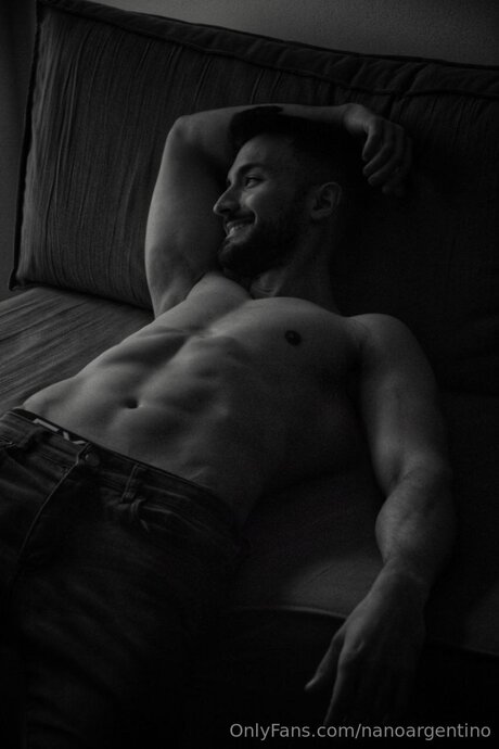 Nanoargentino model nice img