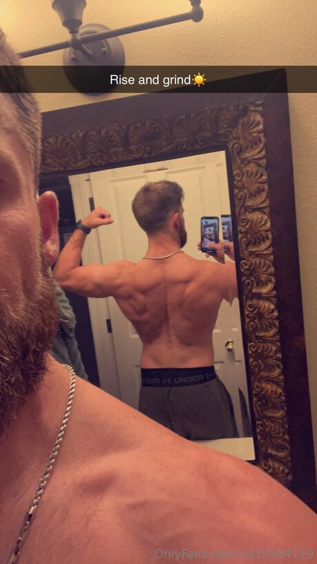 U419584119 model xxx photo