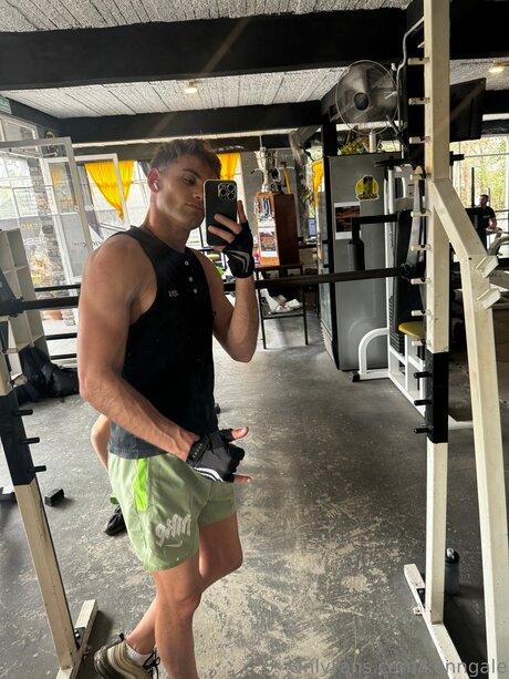 Pologale nude actress pictures