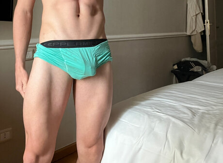 Alejandroxxx27 actress picture