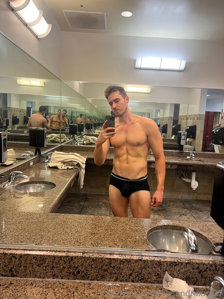 Alejandroxxx27 model perfect pic