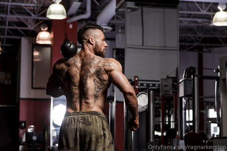 Ragnarkersten model beautiful image