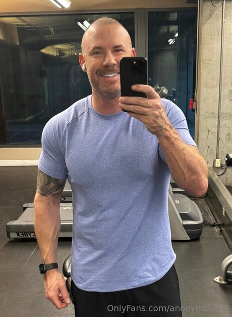 Anonymous D naked actress pic