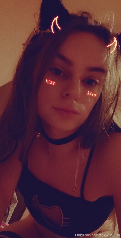 Tokyo Quinn model art gallery