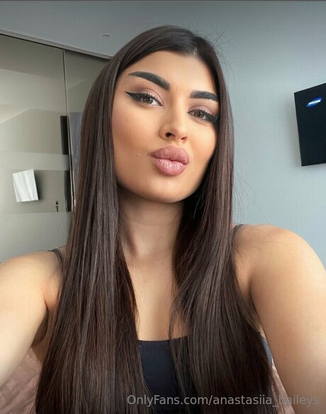 Mia Maddison pornstar hd pictures