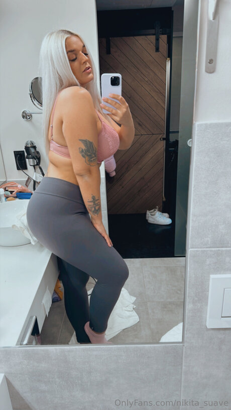 Nikita Suave hot model images